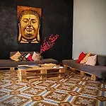 Hostel The Loft House *