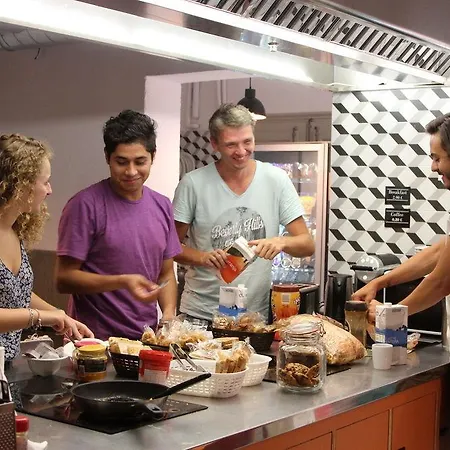 The Loft House 호스텔 *