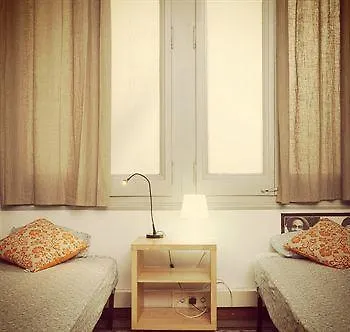 بيت شباب The Loft House برشلونة
