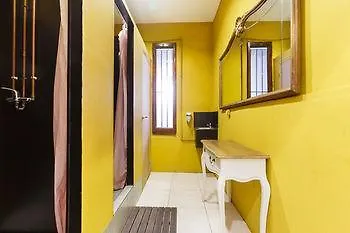 بيت شباب The Loft House